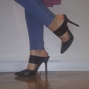 Pointy Sexy Black Shoes